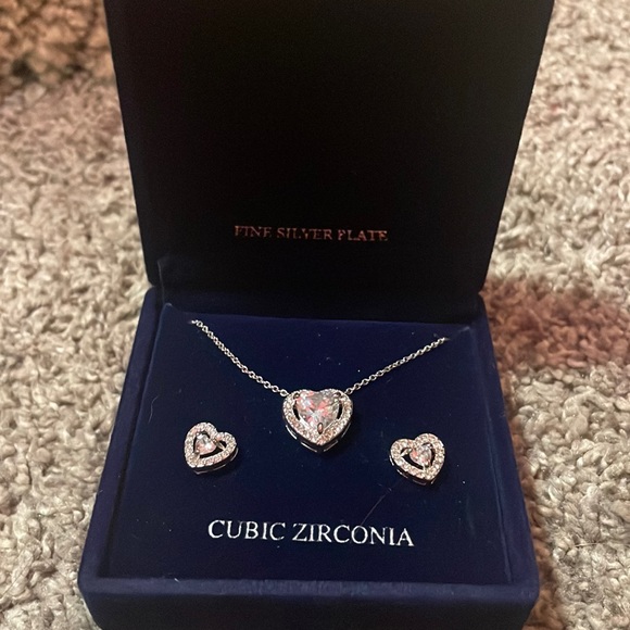 Sterling silver earrings with diamonds and a sterling silver necklace - Picture 1 of 4